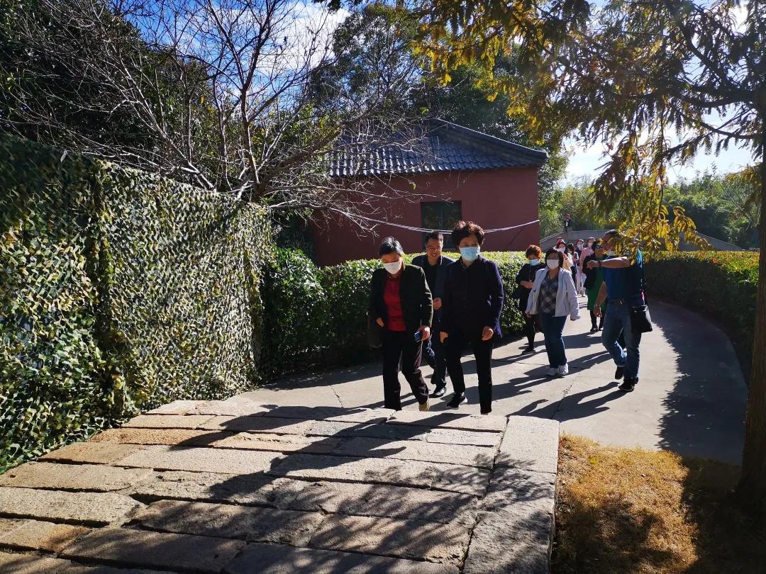 【乡村振兴在路上】结对百镇千村丨江湾镇街道走进重固镇章堰村交流结对帮扶工作