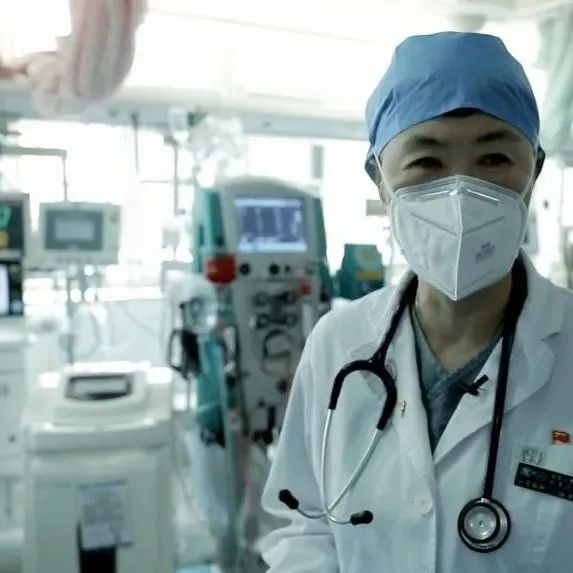 【代表风采】《二十大代表风采录》┆《智慧港口的“推门人”》《危重患儿的生命曙光》《一路烛光》