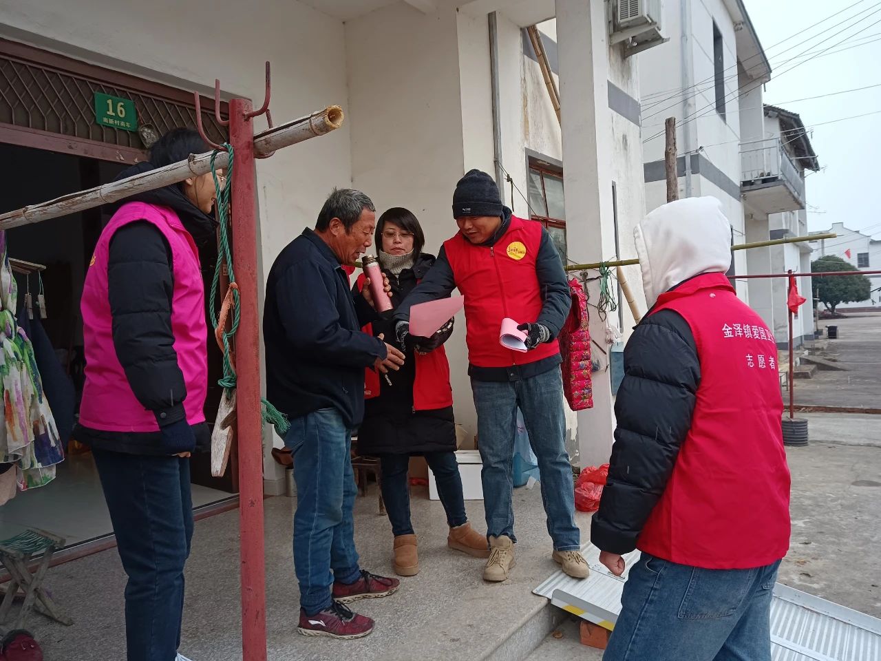 【乡村振兴在路上】躬身实践 用心尽责访民情惠民生 | 金泽镇南新村第一书记 孙俭