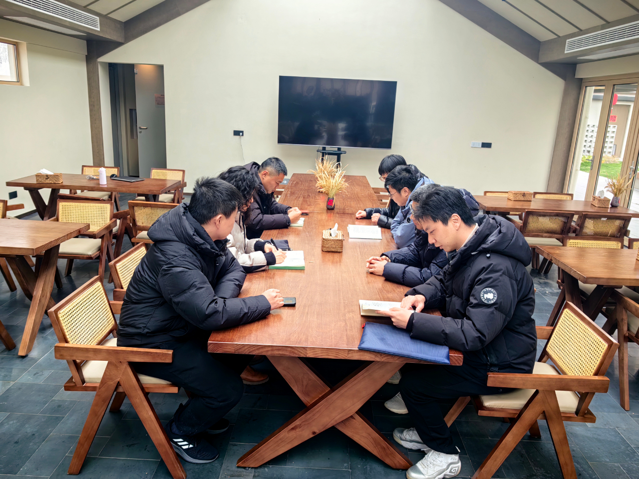 【乡村振兴在路上】融入乡间新起点 助力乡村新发展 | 金泽镇沙港村第一书记 叶俊刚