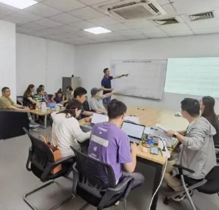 【基层治理】朱家角镇浦泰居民区：党建引领“三驾马车”齐发力，非机动车地库装上“智慧消防”