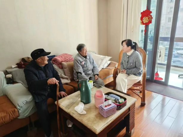 【学习教育】盈浦街道庆华居民区：戴好四季为民帽 情系万家百姓事