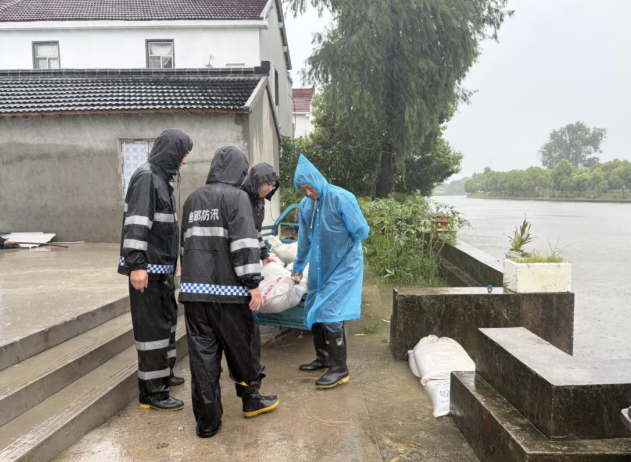 【青浦选调之声】王帅淇：坚持党建引领，在风雨大考中筑牢战斗堡垒