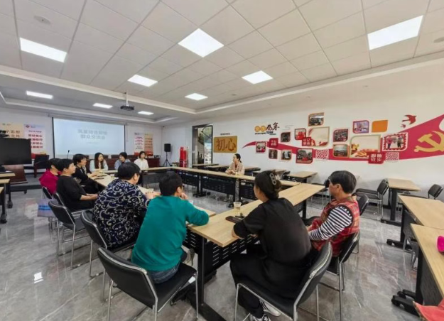 【学思想 强作风 建新功】一支部一实事｜华新镇凤星综合网格临时党支部：修跨界小路 通“舒心大道”