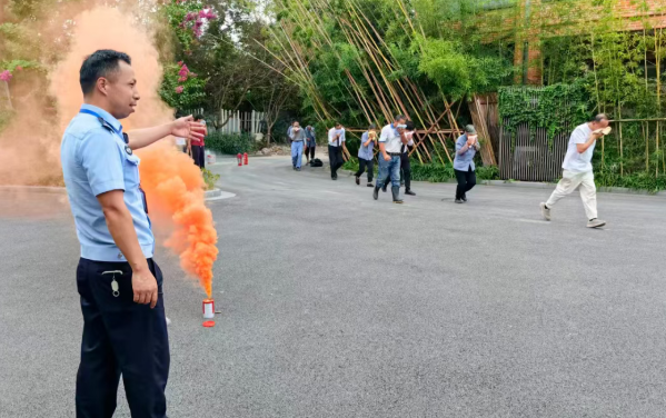 【学思想 强作风 建新功】一支部一实事｜朱家角镇东井街居民区党支部：排查筑牢安全线 温情守护阖家圆